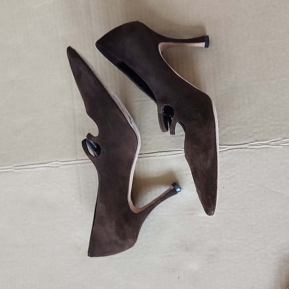 Manolo Blahnik brown suede double strap pumps-35.5 - Picture 5 of 8